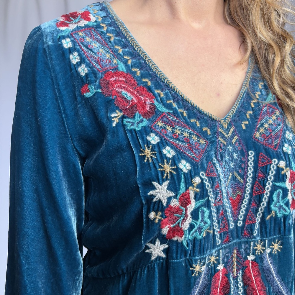 Johnny Was JWLA "Ava" Velvet Embroidered Tunic Dress – Medium - Picture 3 of 13